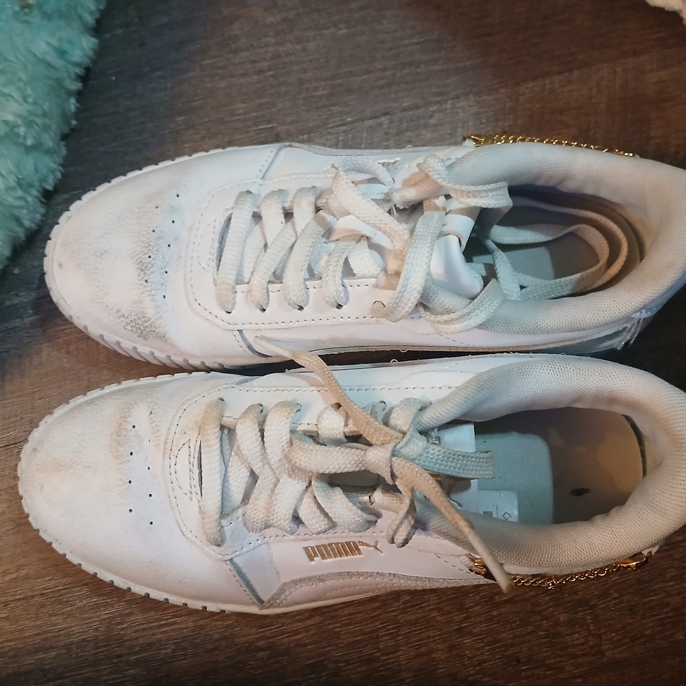 Puma White Sneakers Classic Minimalist Design